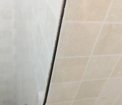 旺苍瓷砖空鼓维修公司分享阳台瓷砖脱落的修复过程可以分为以下几个步骤